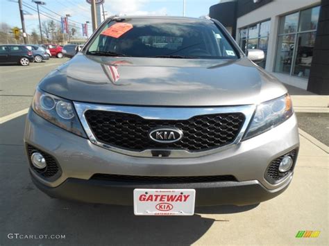 2011 Titanium Silver Kia Sorento LX V6 AWD 77474876 Photo 2