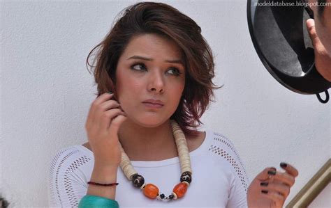 Hot Bollywood Sensation Udita Goswami Photoshoot For Her Upcoming Movie