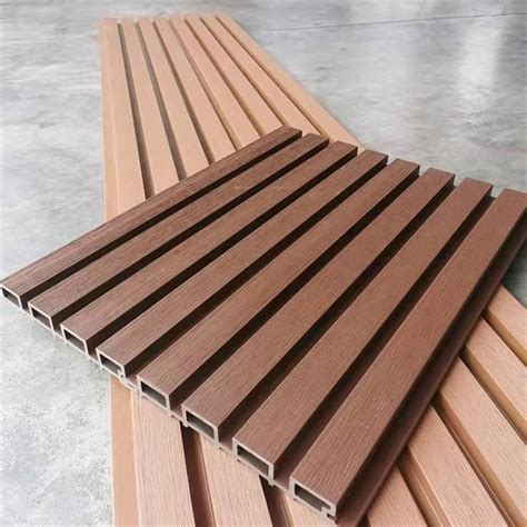 China Saudi Arabia Grille Decorative Design Moulding Wooden Plastic