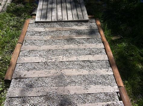 Pallet Walkway With Pea Gravel Wood Pallets