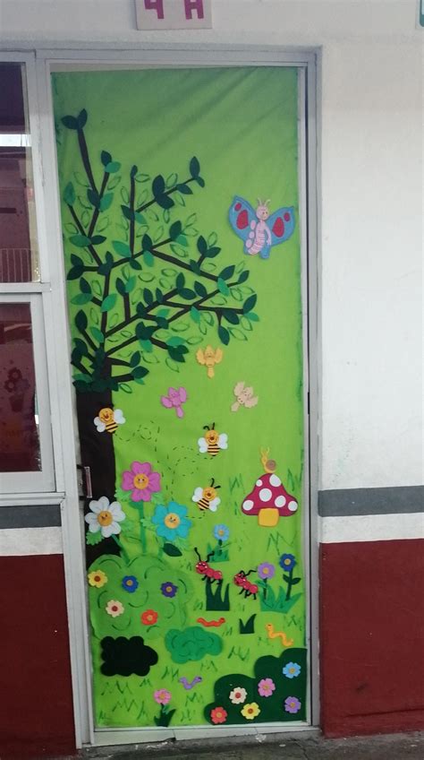 Puerta adornada Primavera Manualidades Decoración de unas