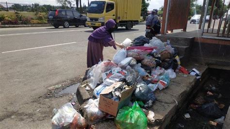 Begitu Banyak Tempat Pembuangan Sampah Liar Di Palembang Ini Kata