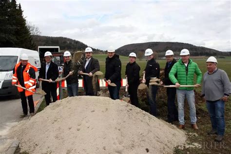 Blumberg Spatenstich für den Breitbandausbau in Blumberg SÜDKURIER