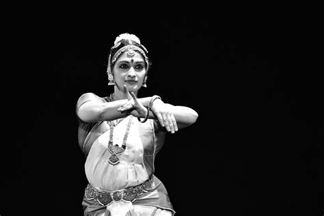 Bharatanatyam Workshop By Radhika Shetty In Budapest Szüerro