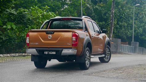 Nissan Navara Vs Isuzu D Max The Full Spec Comparison