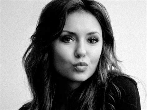 Voce Conhece A Nina Dobrev Quizur