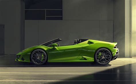 Lamborghini Huracan Evo Spyder Storms In Has No Secrets Autoevolution