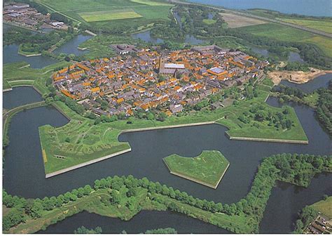 Pix Grove: Fortified City of Naarden - The Netherlands