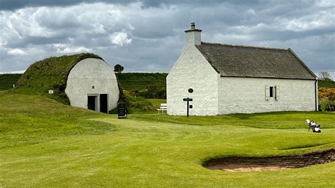 Top Halfway Houses in UK Golf Courses - A Journey of Delight and History