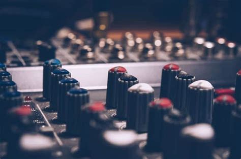 Preamp VS Amp: What's The Difference? | TalkinMusic