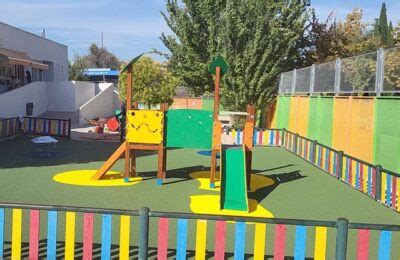 Parques Infantiles Y Pavimento De Caucho Continuo Colegio El Espinillo