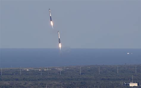 Per La Prima Volta SpaceX Ha Recuperato Tre Razzi In Un Colpo Solo Il