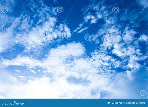 Fondo Blanco De Nube Azul Cielo Blanco Hermoso Cielo Y Nubes En La