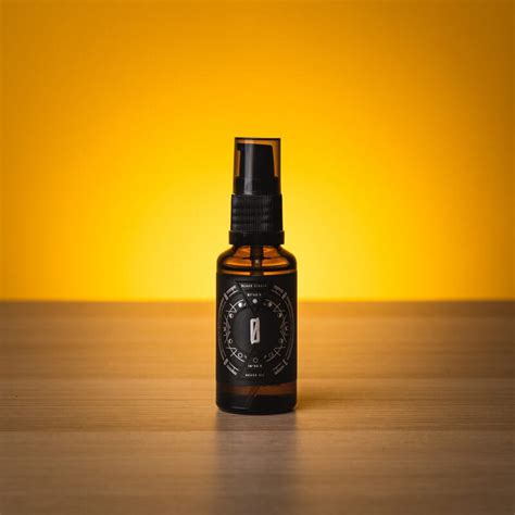 Horde Black Circle olejek do brody o zapachu skóry i malin 30 ml