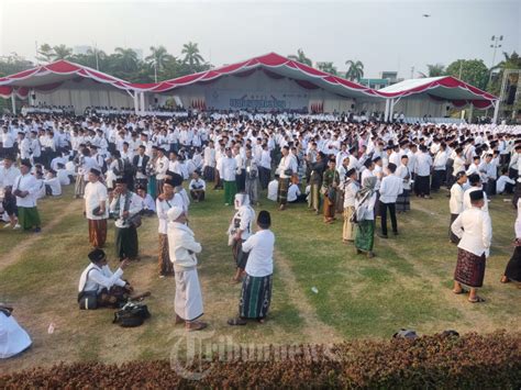 Presiden Jokowi Pimpin Apel Hari Santri Di Tugu Pahlawan Surabaya