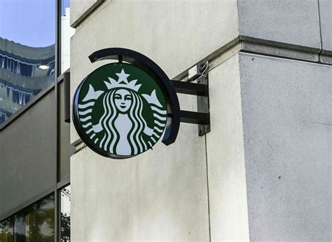 Starbucks Vs Dunkin Whats The Difference
