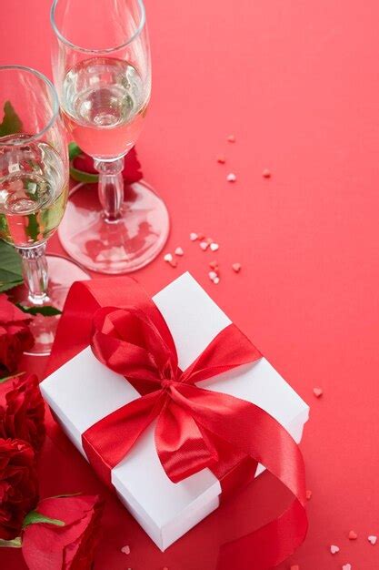 Día de san valentín o concepto de cena romántica mesa romántica puesta