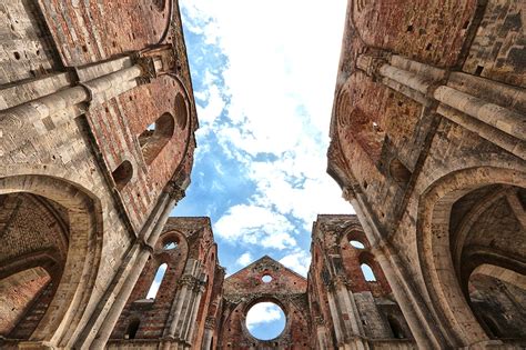 Abbazia Di San Galgano La Storia E La Leggenda Della Spada Nella Roccia