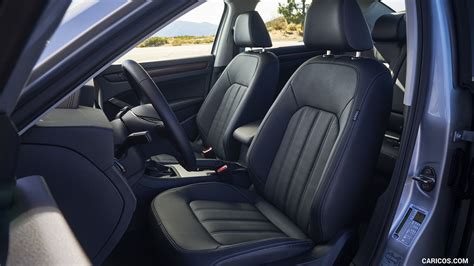 2020 Volkswagen Passat - Interior, Front Seats | Caricos