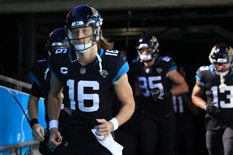 Watch Jacksonville Jaguars Trevor Lawrence Sparks Comeback With