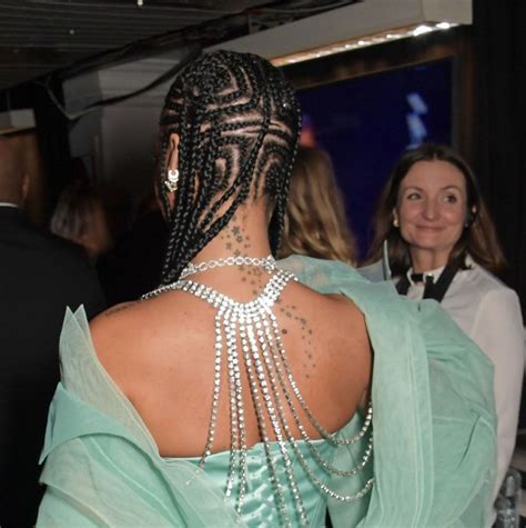 Rihanna Wore Cornrows To The 2019 Fashion Awards Rihanna Hairstyles