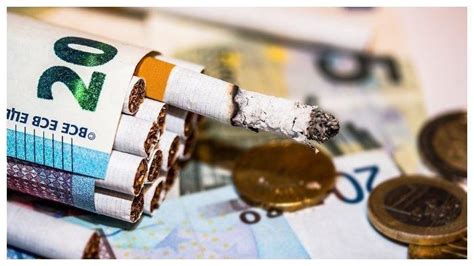 Ditjen Bea Cukai Pastikan Tarif Cukai Rokok Naik Mulai Januari Tahun