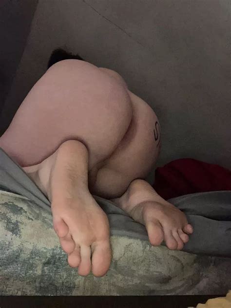 Does Anyone Just Want To Fuck My Ass Until So Much Cum Is Dripping From