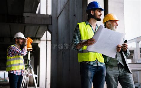 Ingeniero Contratista Equipo De Arquitectos Trabajadores De