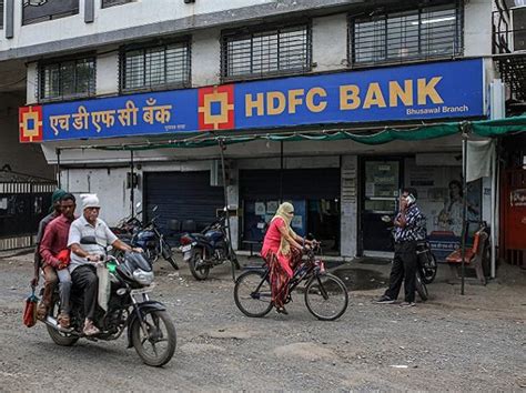 Hdfc Bank Likely To Raise Rs 15 000 Cr Via Tier 2 Bonds Largest This