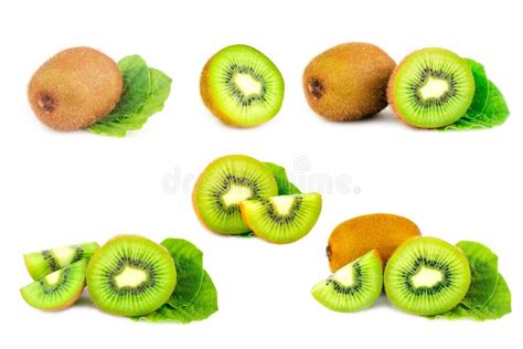 Kiwis Entiers M Rs Et Demi Kiwis D Isolement Photo Stock Image Du