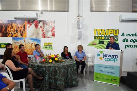 Cooperativa Regional Itaipu Cooperitaipu Forma 35 Alunos Do JOVEMCOOP