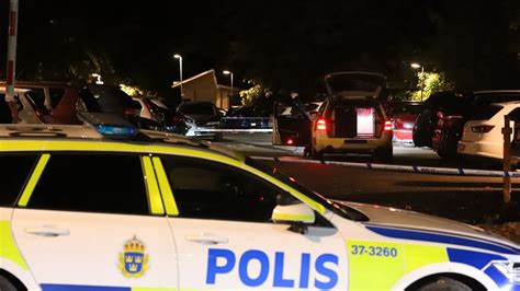 Två åtalas För Mord Efter Skjutning I Hökarängen Svt Nyheter