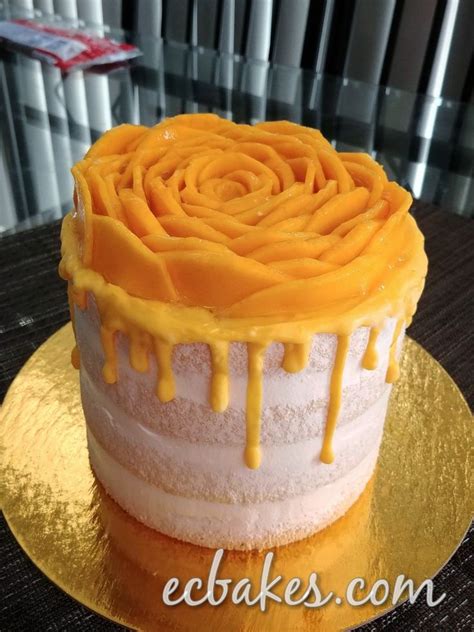 Semi Naked Drip Cake with Fresh Fruits and Whipped Cream 鮮果忌廉半裸淋面蛋糕 Drip cakes Sweet