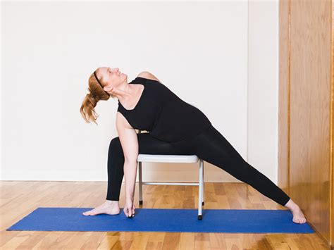 Utthita Parsvakonasana Posture De Langle Lat Ral Yoga Uni Montr Al