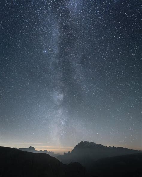 Premium Photo Vertical Shot Of Starry Sky And Milky Way Above Sharp