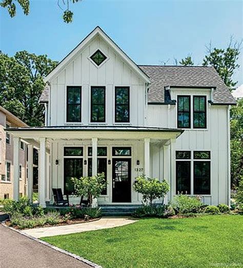 80+ Modern Small Farmhouse Exterior Design Ideas | House exterior ...