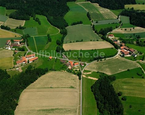 Luftaufnahme Mitterwachsenberg Dorfkern Am Feldrand In