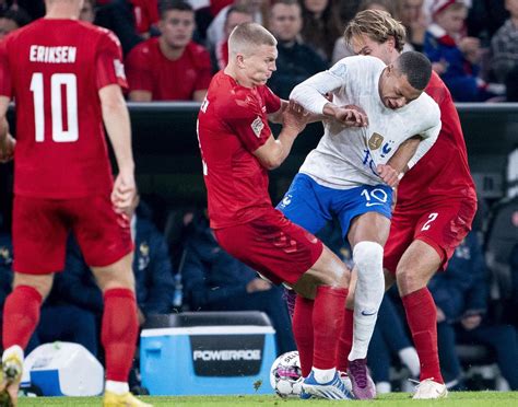 Football La France Maintenue De Justesse Les Pays Bas Et La Croatie