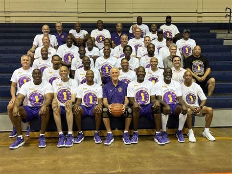 Lakers Video: 'Showtime' Legends Work Out During Reunion In Hawaii