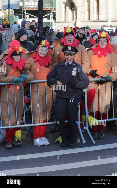 Central Park West New York Usa November 23 2017 Thousands Of