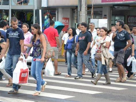 Prefeitura paga 3 salários e economia terá R 180 milhões em dezembro