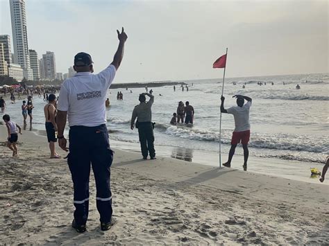 Por Casi Se Ahogan Dos Menores En Concurrida Playa Visor Caribe