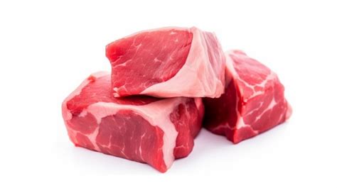 Carne Bovina Crua Isolada No Fundo Branco Foto Premium