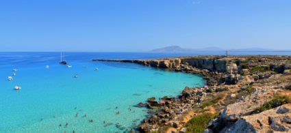 Favignana Traghetti E Aliscafi Spiagge E Dove Dormire Sicilia Info