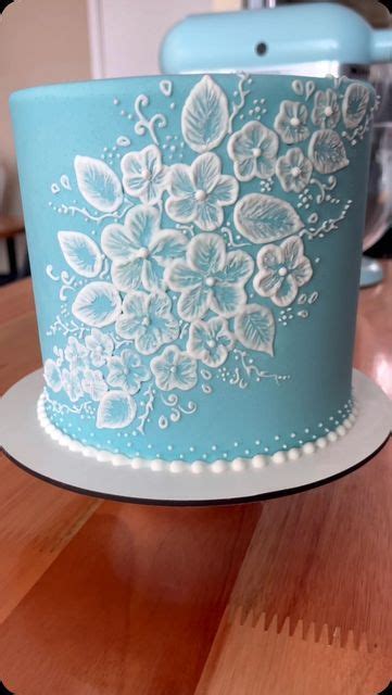 Bolo Decorado Com Glacê Mármore - Glace marmore | Bolo com renda, Bolos novidade, Bolo decorado