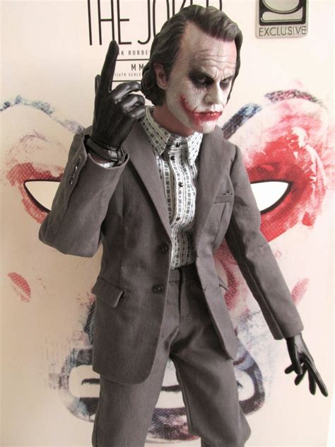 Hot Toys 1 6th Scale The Dark Knight The Joker Bank Robber Version 2 0 Toy Fair Exclusive Toy