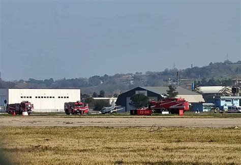 Fumo In Cabina E Fiamme A Bordo Atterraggio Demergenza Al Sanzio