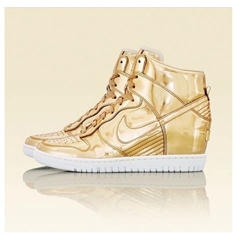 Pin By Nika D On Casual Gear Gold Nike Sneakers Nike Gold White And Gold Sneakers