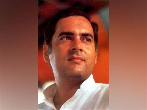 Pm Modi Pays Tribute To Former Pm Rajiv Gandhi On His Death Anniversary