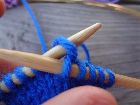 Fiber Flux How To Work The Knit Stitch